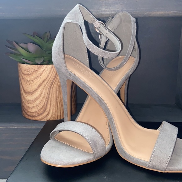 •Ankle Strap Heels - Picture 2 of 7